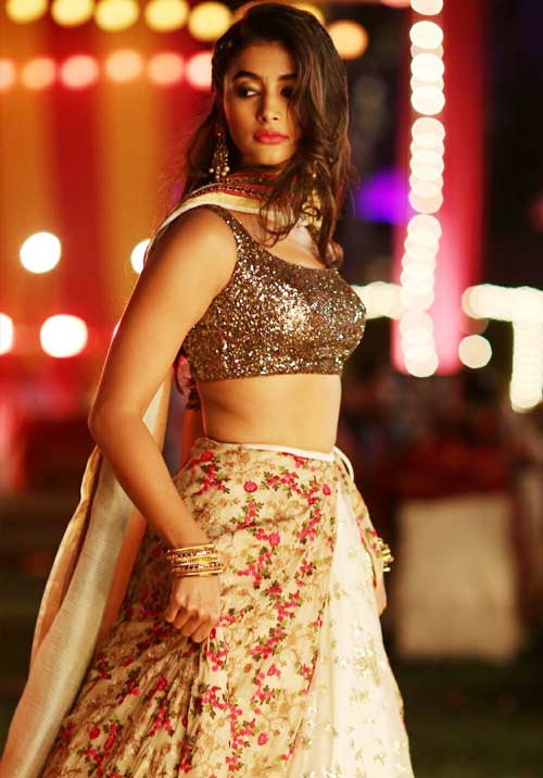 beautiful heroine in saree images